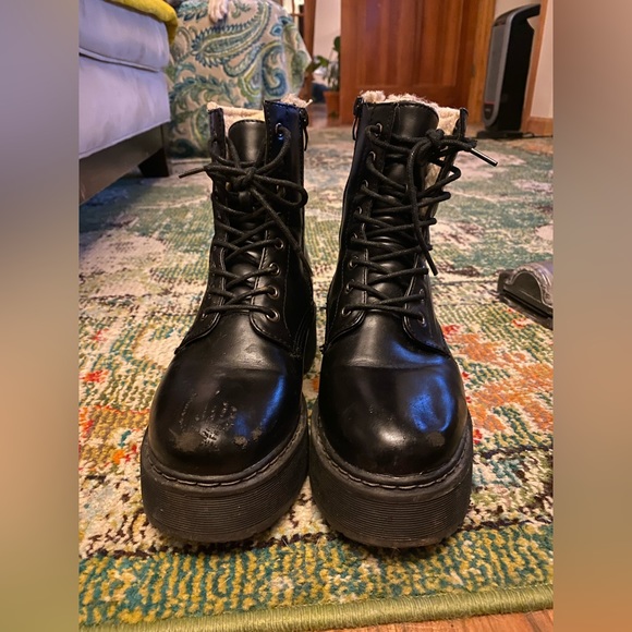 Fuzzy platform combat boots - Picture 1 of 5